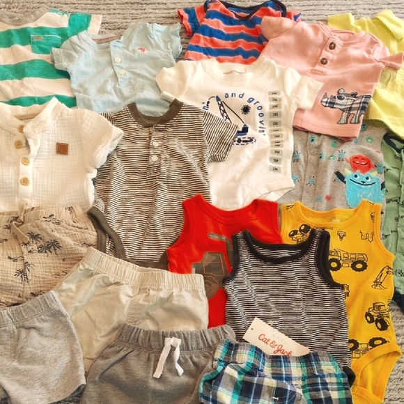 Bright & Playful Baby Clothing Bundle – 19 Pieces - Picture 1 of 8